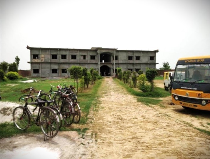 principal image